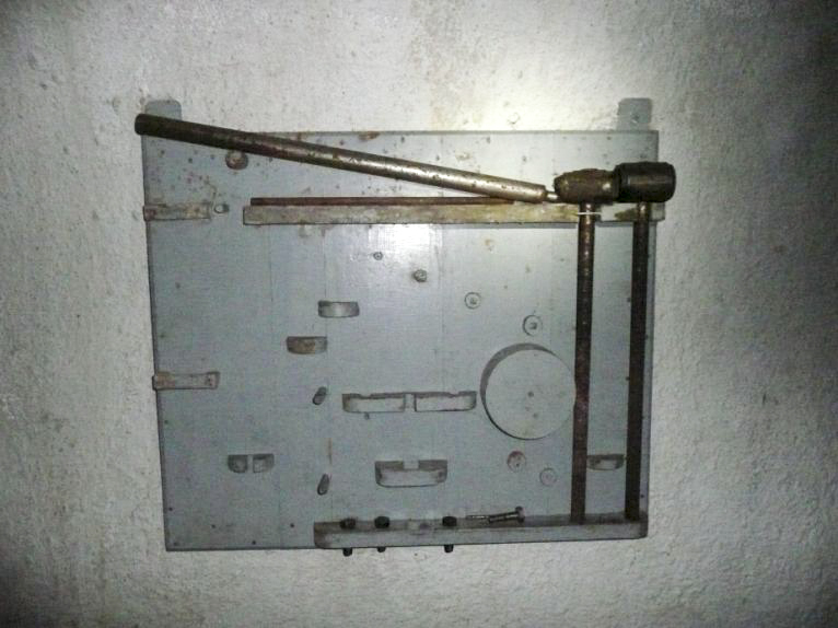Ligne Maginot - PLATE LOMBARDE - (Ouvrage d'infanterie) - Usine
Tableau d'outillage - ARMAND Patrick