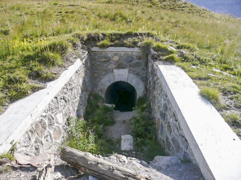 Ligne Maginot - PLATE LOMBARDE - (Ouvrage d'infanterie) - L'issue de secours - ARMAND Patrick