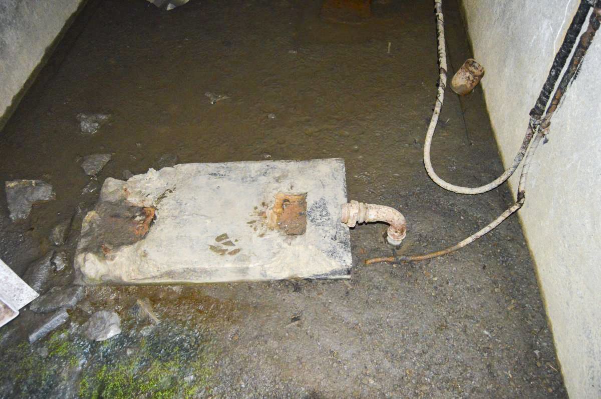 Ligne Maginot - COL DE RESTEFOND (STATION DE CAPTAGE ET POMPAGE D'EAU) - (Divers) -  - Michal Prasil
