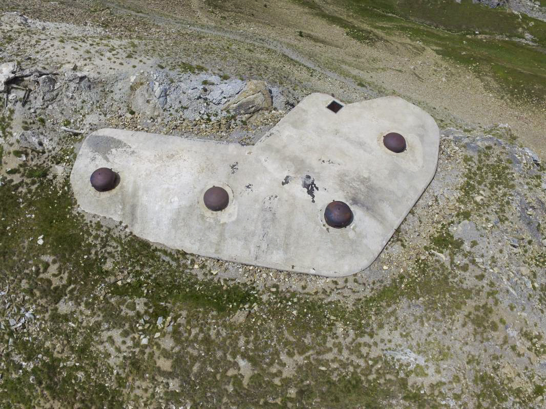 Ligne Maginot - GRANGES COMMUNES - (Ouvrage d'infanterie) - Bloc 2 - ELLENA-CUNY