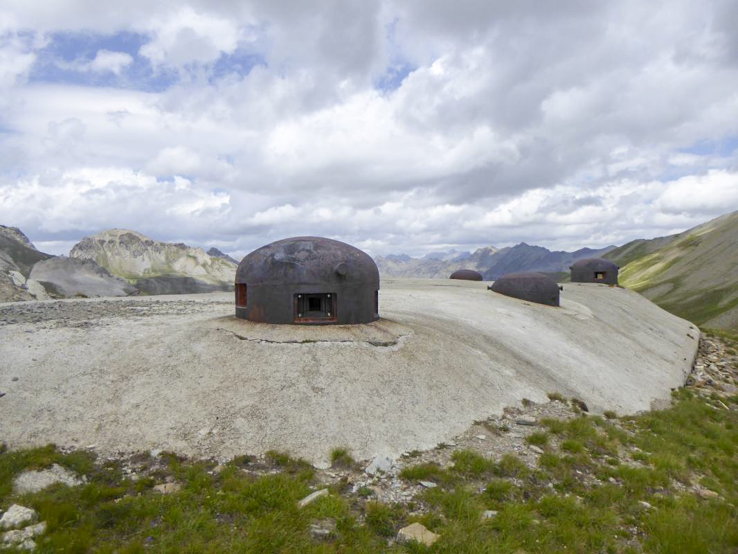 Ligne Maginot - GRANGES COMMUNES - (Ouvrage d'infanterie) - Bloc 2 - ELLENA-CUNY