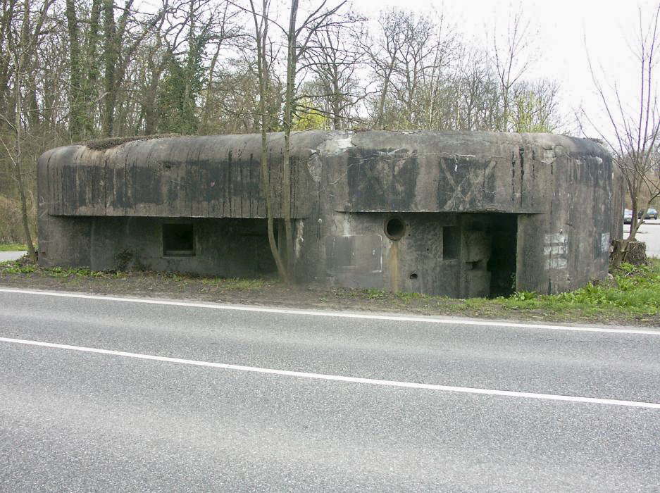 Ligne Maginot - 3 - UNTERJAEGERHOF - ROUTE DU WALDHOF - (Casemate d'infanterie - Simple) - Coté entrée de la casemate - Pascal LAMBERT