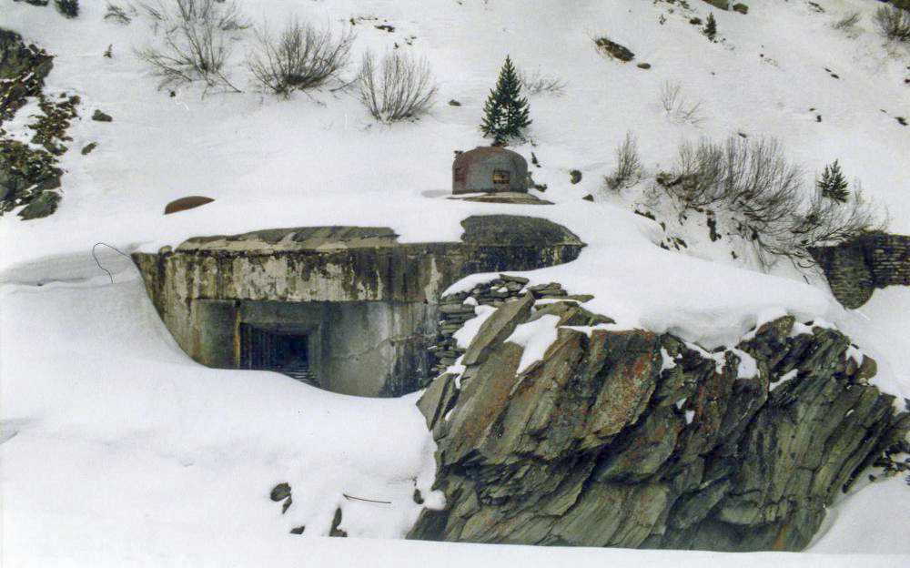 Ligne Maginot - LAVOIR - (Ouvrage d'artillerie) - L'entrée munitions en hiver
 - Pascal LAMBERT