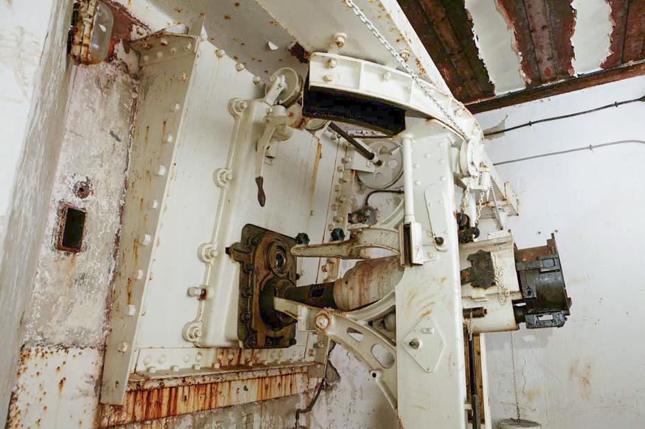 Ligne Maginot - LAVOIR - (Ouvrage d'artillerie) - Bloc 1
Canon-mortier de 75 mle 31 - ZEIG Marc