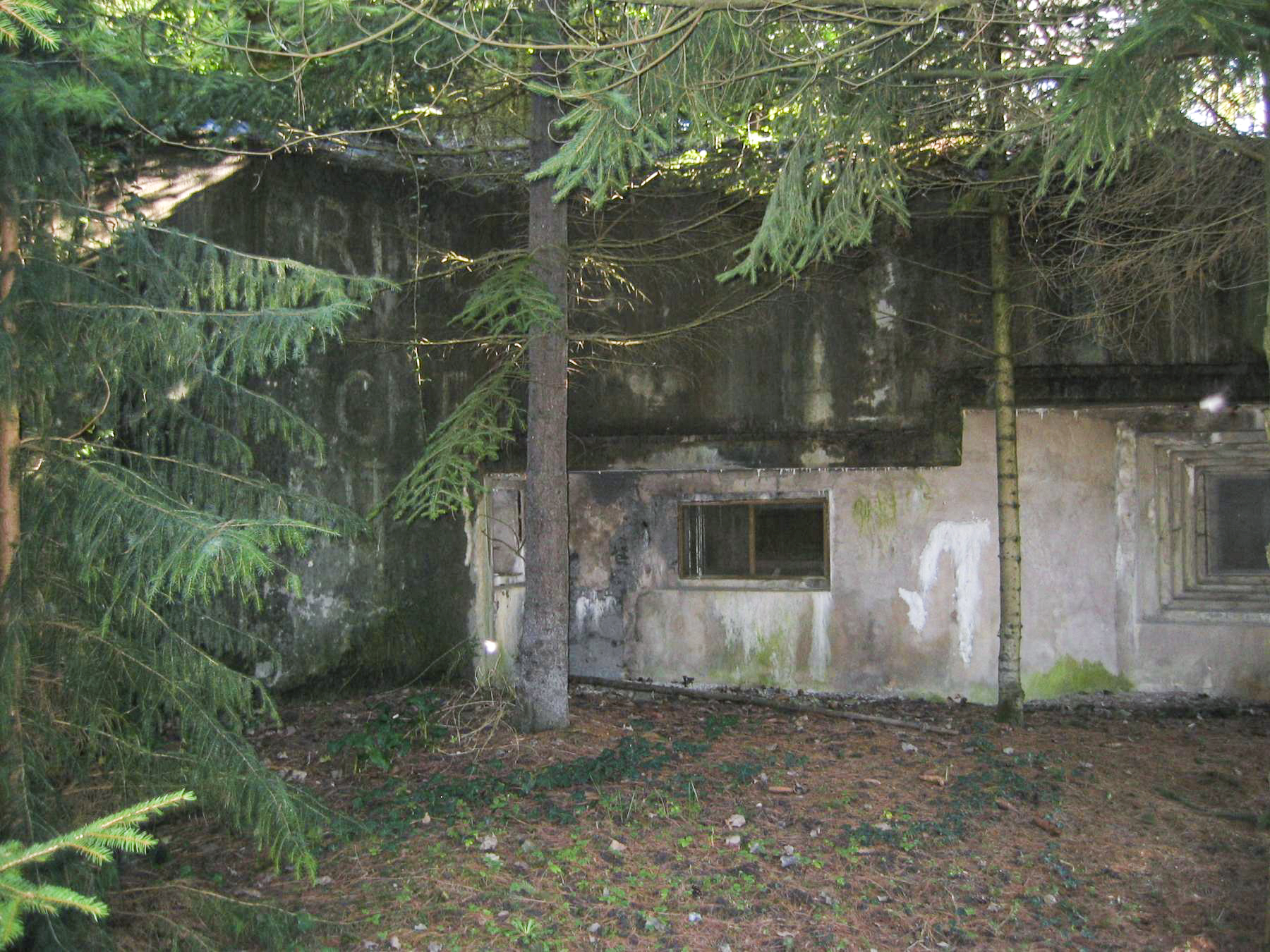 Ligne Maginot - 25/3 - NEUERGRABEN - (Casemate d'infanterie - double) - Une partie de la façade nord.  - Xavier HESS