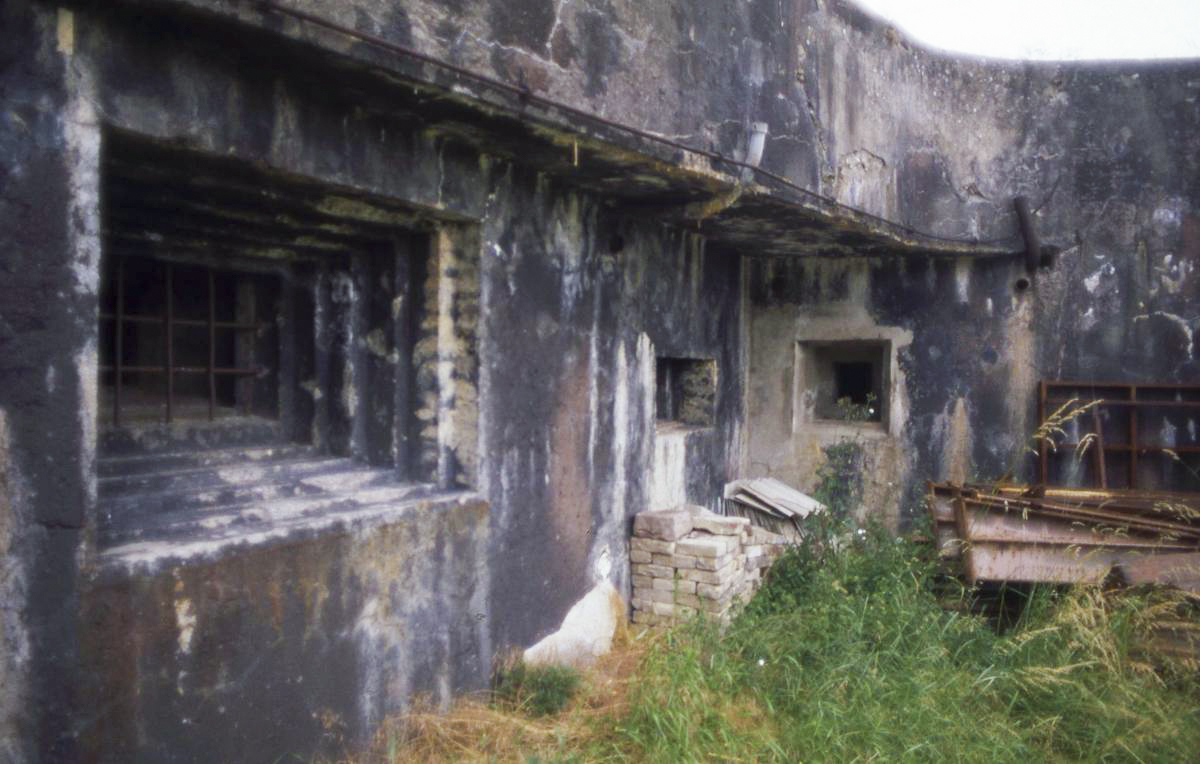 Ligne Maginot - 45/3 - ALGOLSHEIM SUD - (Casemate d'infanterie - double) - La casemate en 1999 - Valentin Hemmert