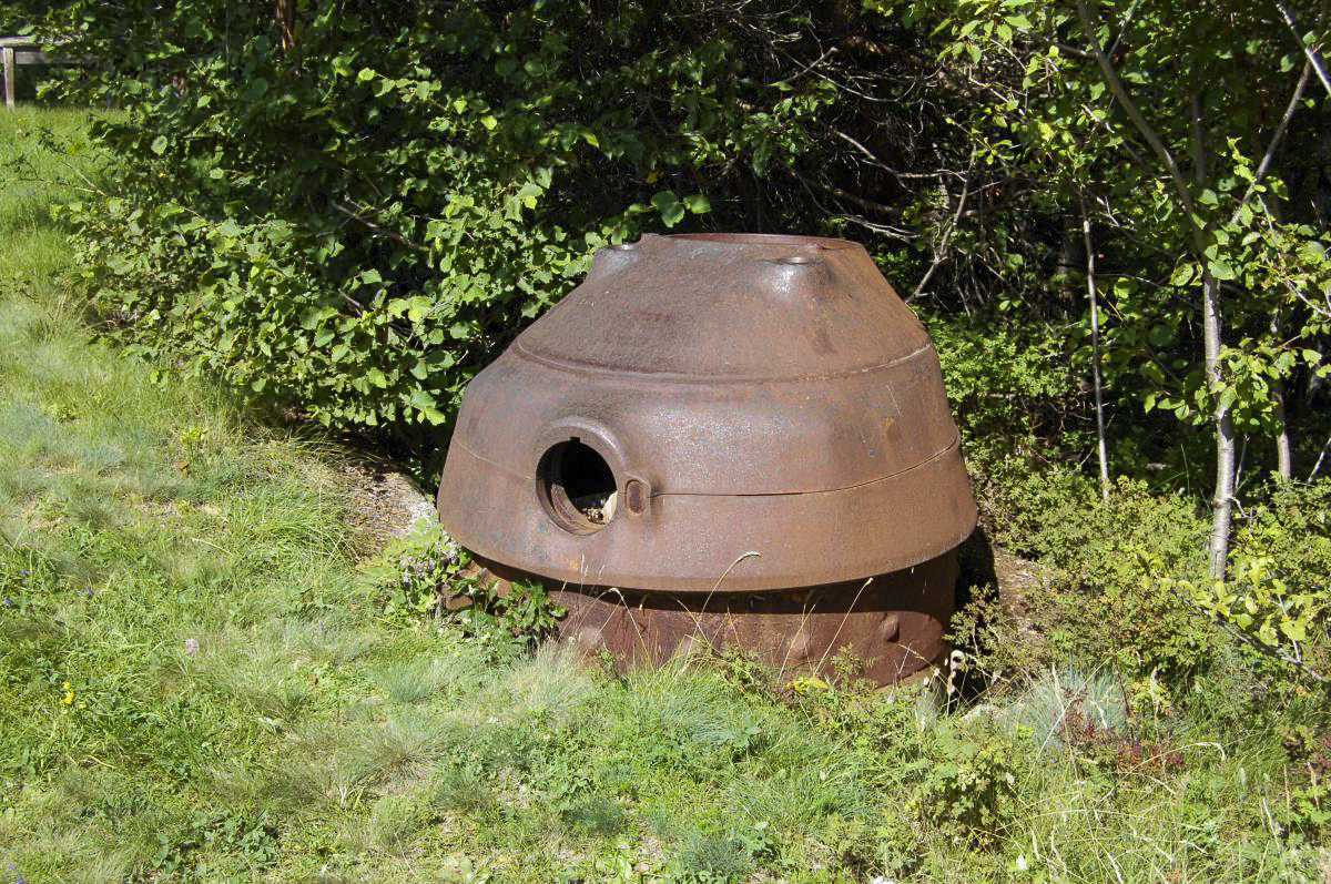 Ligne Maginot - AMODON (TD N° 600) - (Cuve pour arme d'infanterie) - Vue de face, on distingue à droite les fentes d'observation entre les couronnes inférieur et intermédiaire - Michal Prasil