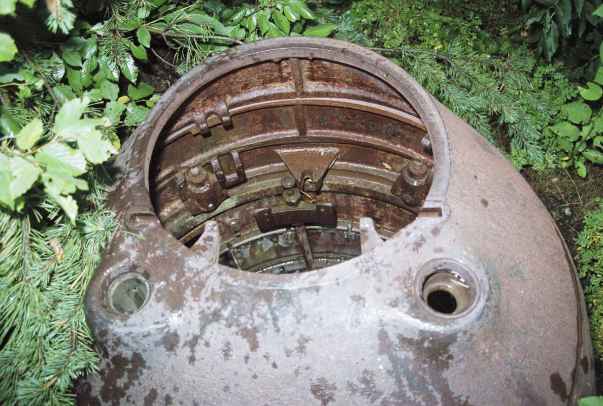 Ligne Maginot - AMODON (TD N° 600) - (Cuve pour arme d'infanterie) - Trappe d'accès et orifices périscopiques - Michal Prasil
