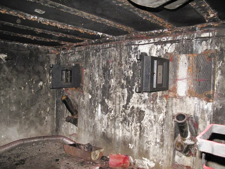 Ligne Maginot - ANNEXE DE SAINT ANTOINE - (Casemate d'infanterie - Simple) - Chambre de tir jumelages - ARMAND Patrick