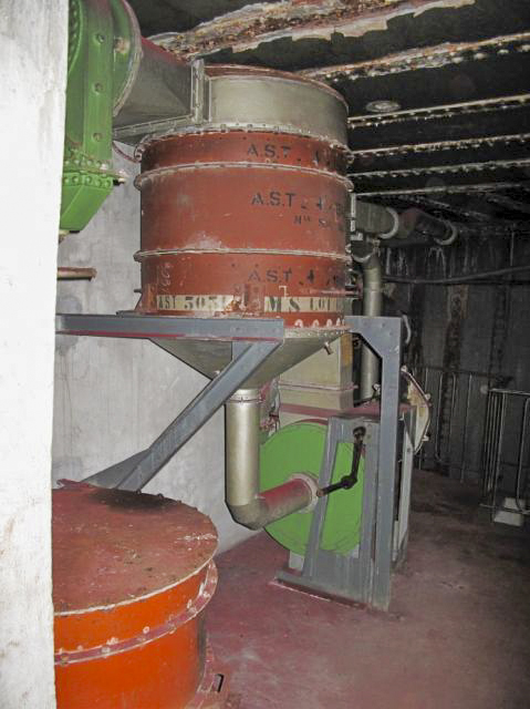 Ligne Maginot - ANNEXE DE SAINT ANTOINE - (Casemate d'infanterie - Simple) - Ventilateur air gazé et filtre - ARMAND Patrick