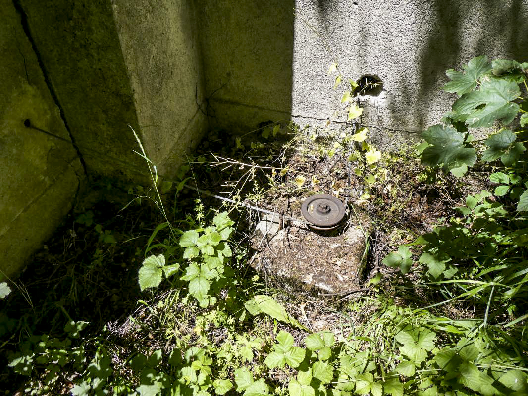 Ligne Maginot - LOUTRAZ - (Stand de tir) - Poulie de renvoi pour la manœuvre des cibles - ELLENA - CUNY