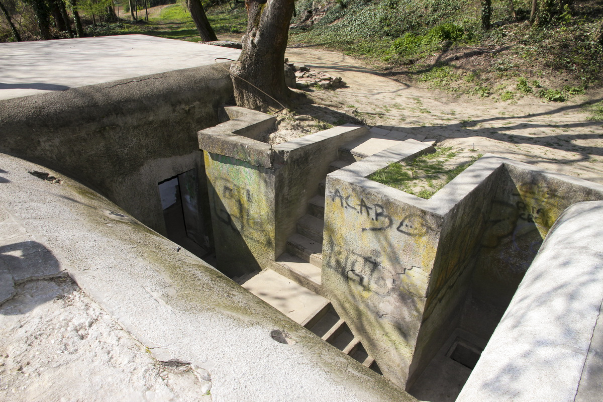 Ligne Maginot - FORT FOCH - (Abri) - la tranchée maçonnée desservant les entrées - JOLAS, Jean-Michel