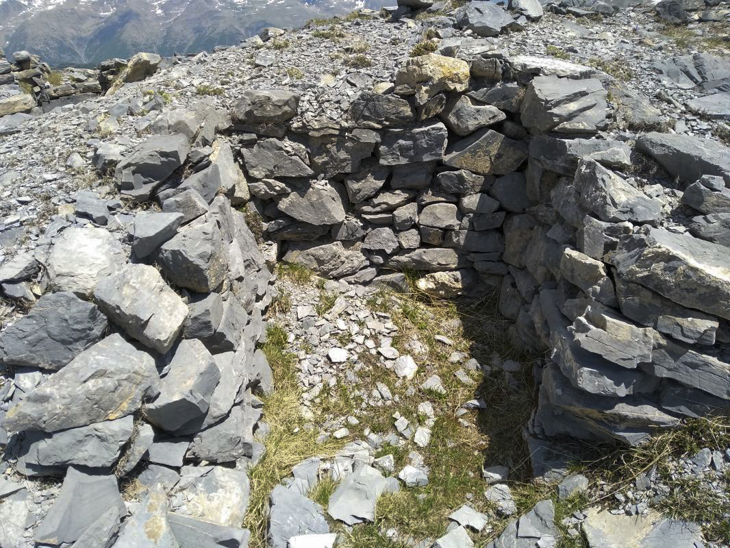 Ligne Maginot - MONT FERANT (Cuve pour arme d'infanterie) - Encore une autre cuve d'infanterie a la cime Nègre - FisH