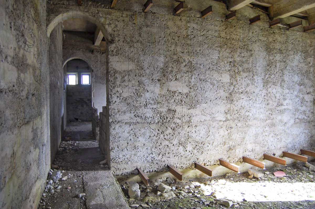 Ligne Maginot - FREJUS - (Casernement) -  - Michal Prasil