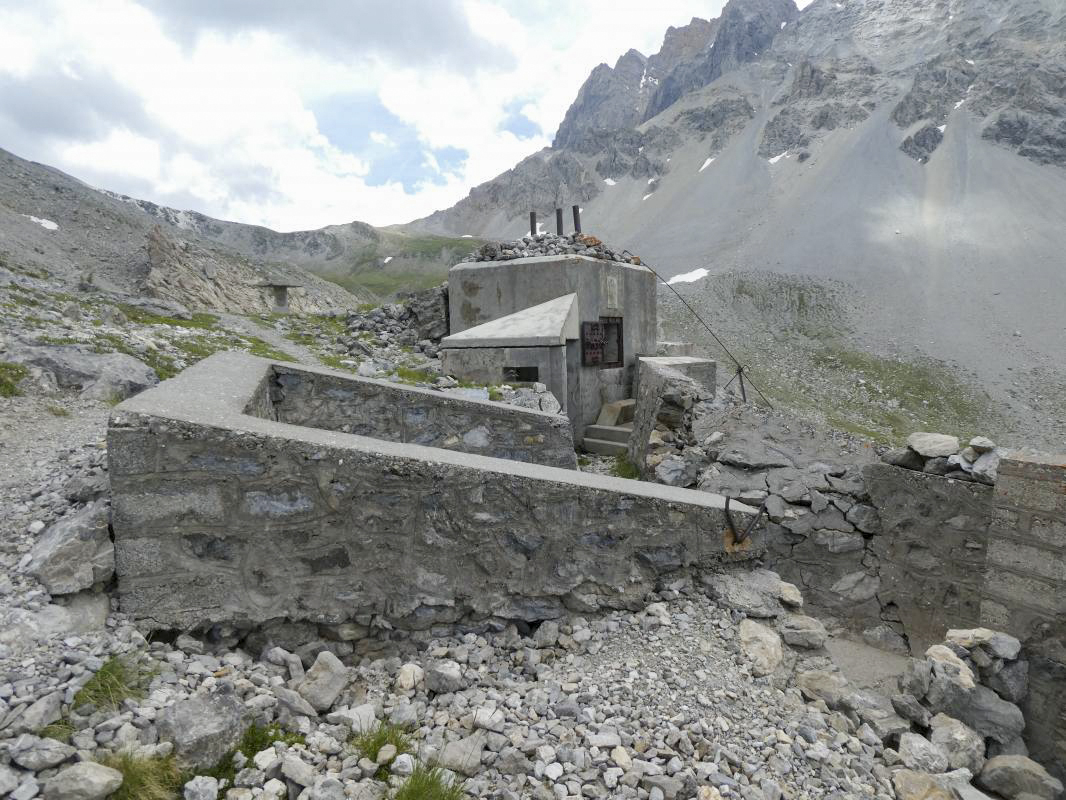 Ligne Maginot - LA ROUE - (Ouvrage d'infanterie) - Mo 1
Le col de la Roue au fond - ELLENA - CUNY