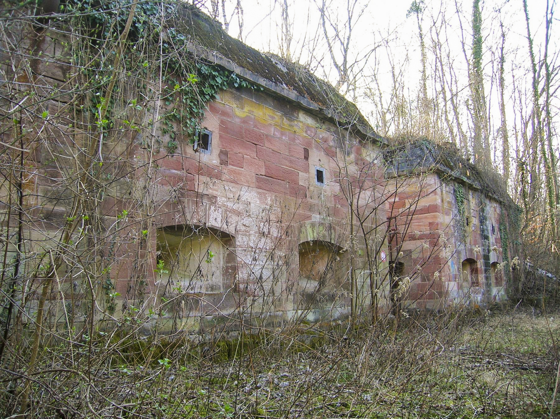 Ligne Maginot - UHRICH - HOCHE (1° BON 237° RI) - (PC de Sous-Quartier) - Le blockhaus de gauche abritant le corps de garde de l'entrée
 - Grégory Fuchs