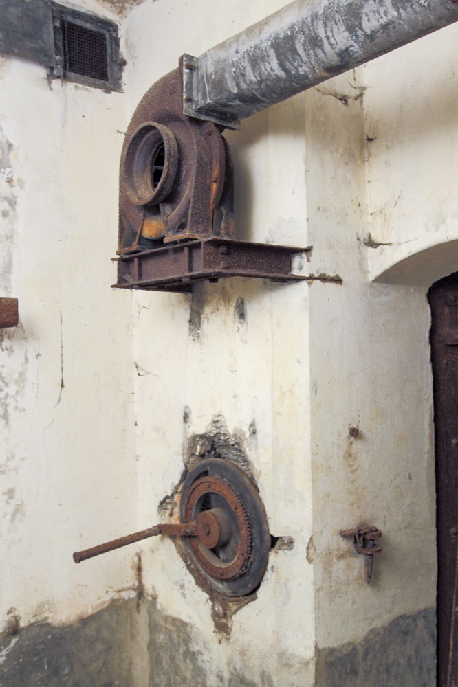 Ligne Maginot - UHRICH - HOCHE (1° BON 237° RI) - (PC de Sous-Quartier) - Ventilateur à bras installé vers 1904 lors des renforcements. Dans les années 1930 ce modèle a été largement réemployé dans le SFBR et les Alpes - A. SCHOEN