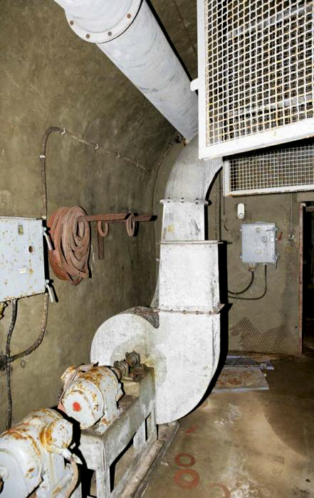 Ligne Maginot - PAS DU ROC - (Ouvrage d'artillerie) - Système de ventilation du bloc entrée - ZEIG Marc