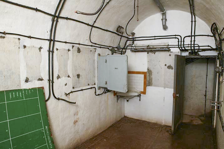 Ligne Maginot - PAS DU ROC - (Ouvrage d'artillerie) - Bloc 4
Le PC du bloc - ZEIG Marc
