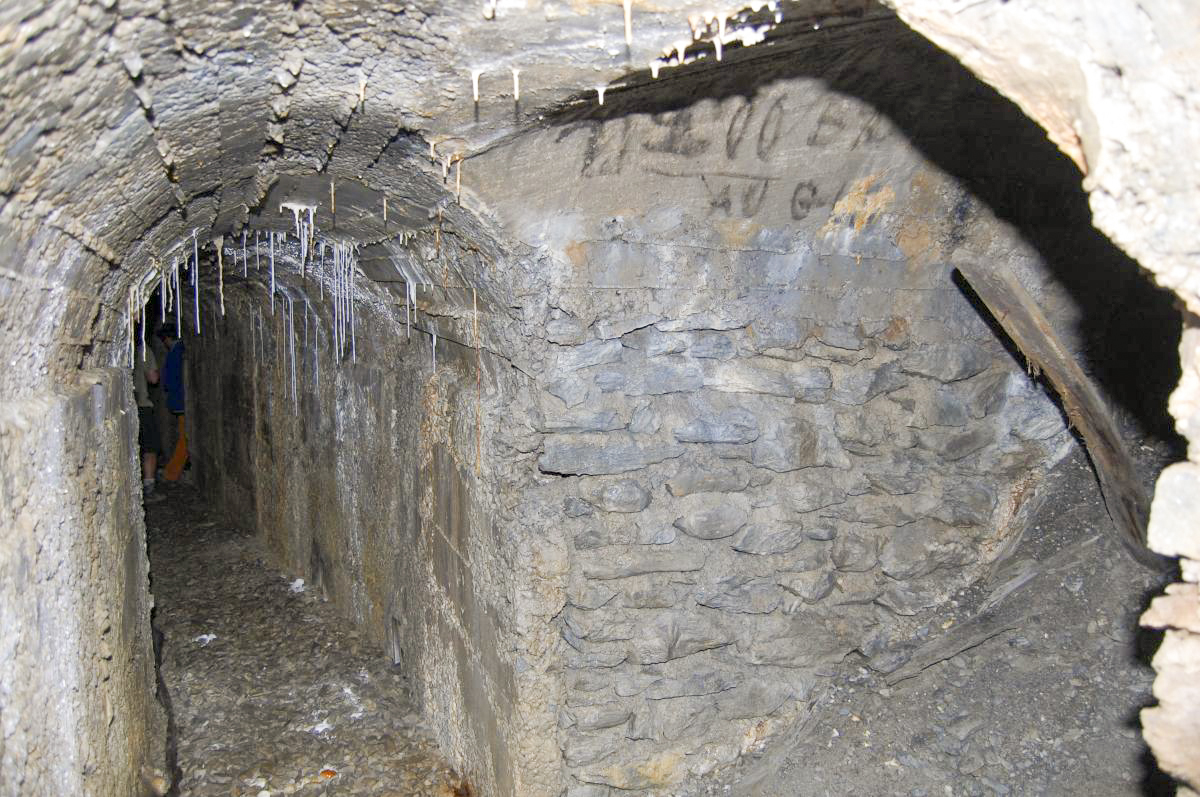 Ligne Maginot - PLAN à MARIN - (Abri) - Galerie principale, à droite chambre F - Michal Prasil