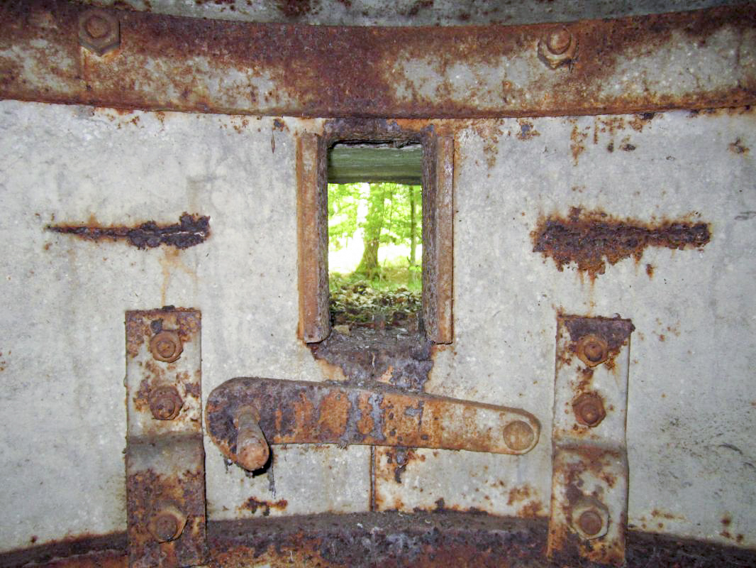 Ligne Maginot - ALLEE DU DEIESLACH 2 - (Blockhaus pour arme infanterie) - Fentes d'observation dans les volets de la chambre de tir - gregfuchs