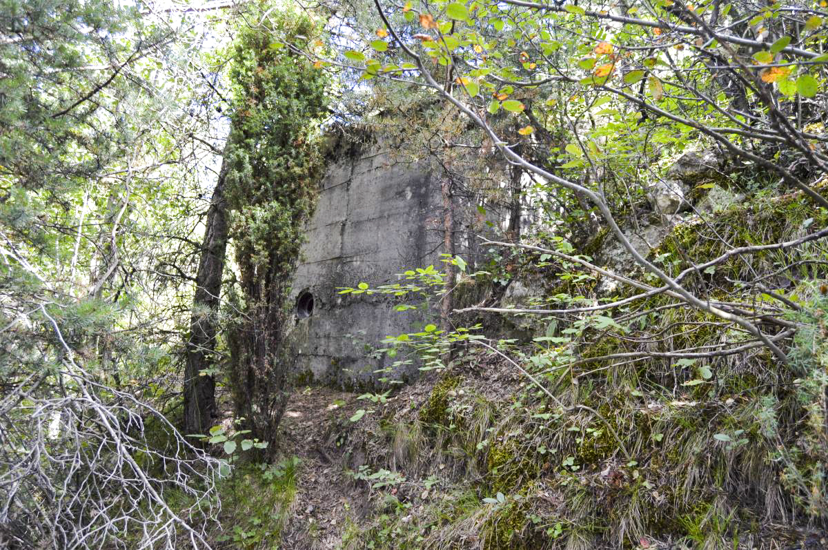 Ligne Maginot - SAINT ANTOINE 2 - (Blockhaus pour arme infanterie) - Prise de ventilation de la partie inférieure - Michal Prasil