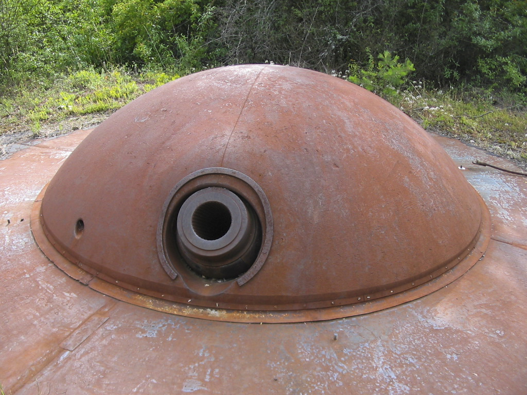 Ligne Maginot - FORT DE MUTZIG - (Ouvrage d'artillerie) - BATTERIE 2 - Fort Ouest
Tourelle de 15 - Les Gardiens du Rhin