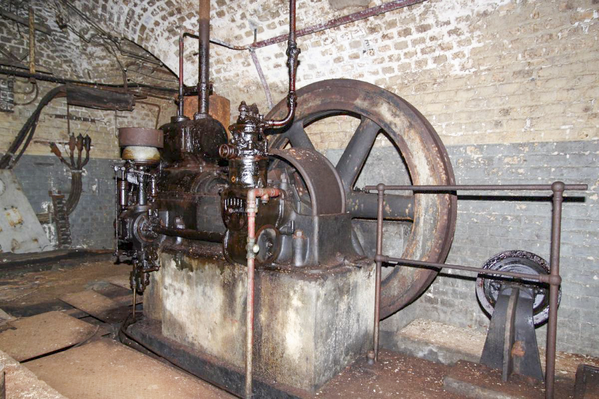 Ligne Maginot - FORT DE MUTZIG - (Ouvrage d'artillerie) - BATTERIE 5 - Fort Est
Usine - Les Gardiens du Rhin