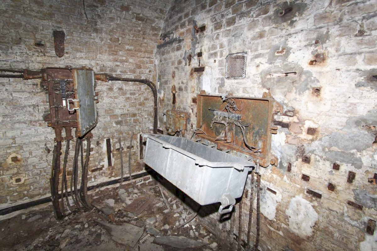 Ligne Maginot - FORT DE MUTZIG - (Ouvrage d'artillerie) - BATTERIE 5 - Fort Est
Central téléphonique - Les Gardiens du Rhin