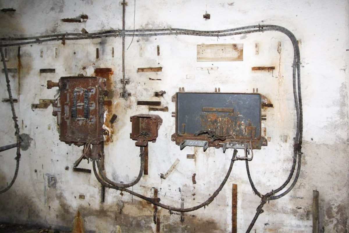 Ligne Maginot - FORT DE MUTZIG - (Ouvrage d'artillerie) - Central téléphonique - Les Gardiens du Rhin
