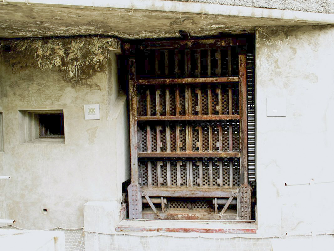 Ligne Maginot - SAINT GOBAIN - (Ouvrage d'infanterie) - Bloc EMH
Pont-levis et créneau JM/AC 37 - JMBrams