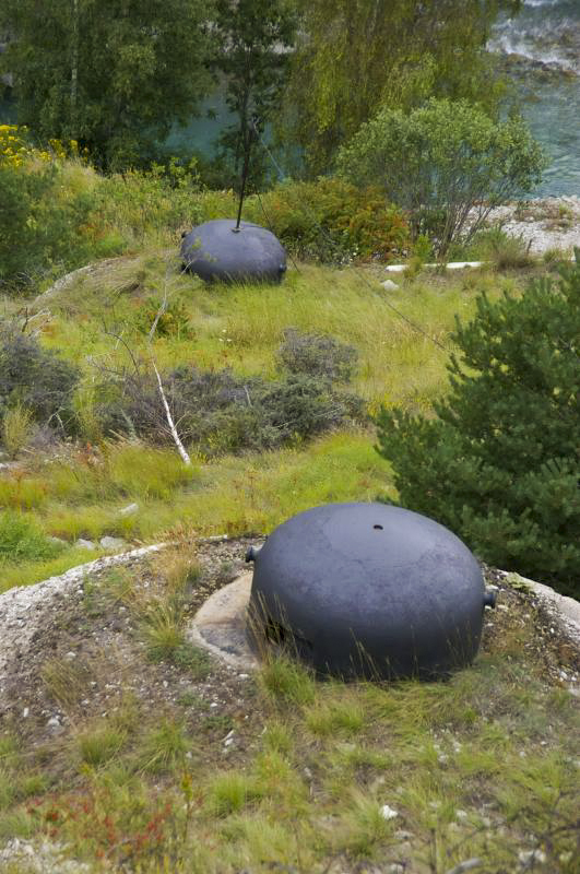 Ligne Maginot - SAINT GOBAIN - (Ouvrage d'infanterie) - Cloches GFM des blocs 3 et 4 avec l'Arc en contrebas - D. Froehly