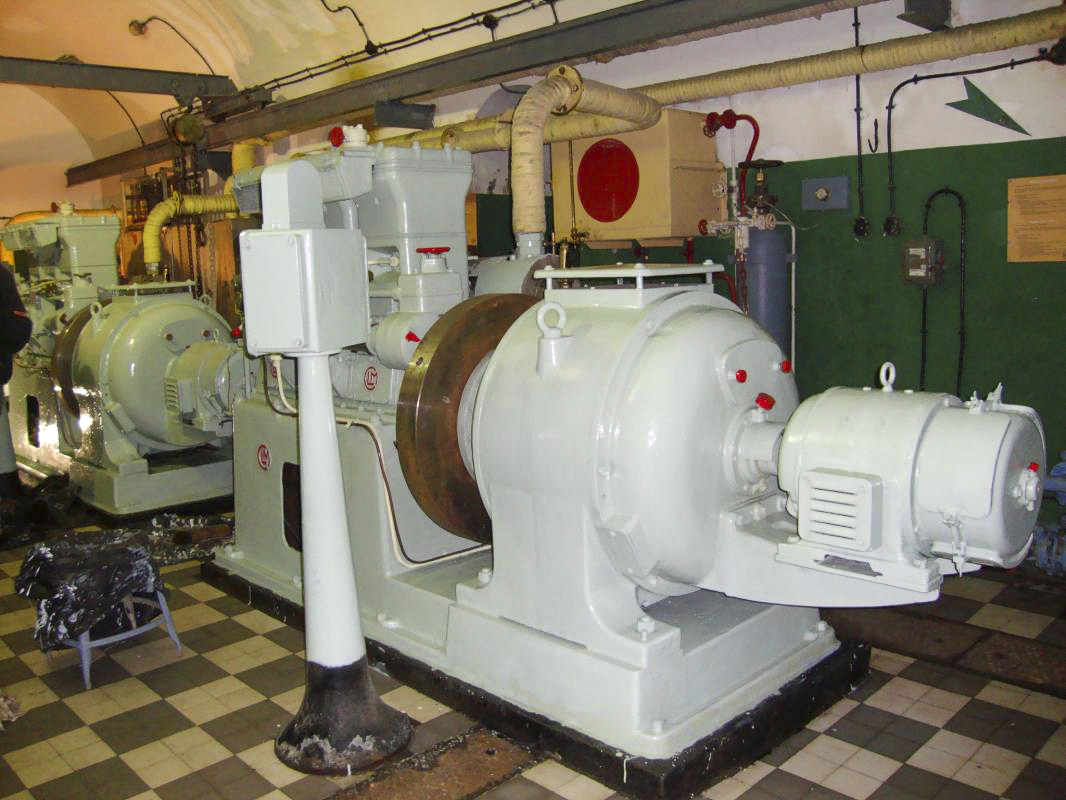 Ligne Maginot - SAINT GOBAIN - (Ouvrage d'infanterie) - L'usine électrique
Groupe électrogène CLM 308 - jack