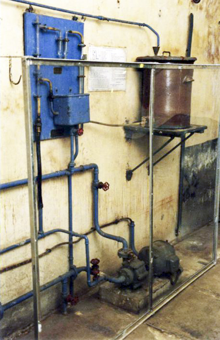 Ligne Maginot - SAINT GOBAIN - (Ouvrage d'infanterie) - Système de chloration de l'eau (verdunisation)
L'eau provenant du captage extérieur est chlorée avant utilisation - Pascal LAMBERT