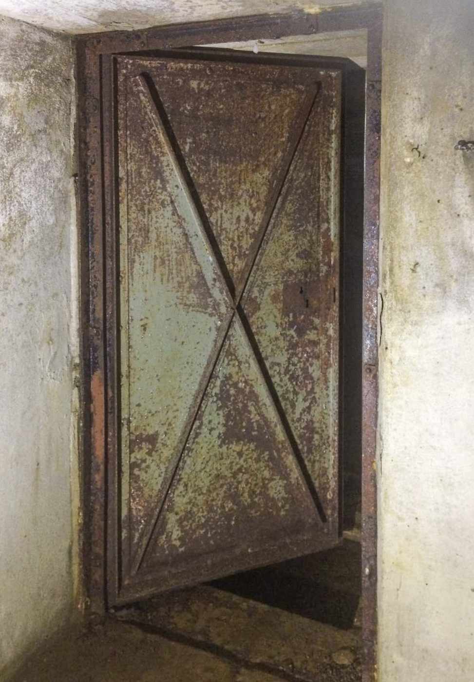 Ligne Maginot - 75T - (Chambre de coupure) - Porte - djdada