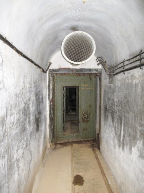 Ligne Maginot - SAPEY - (Ouvrage d'artillerie) - Bas du bloc 1 - ARMAND Patrick