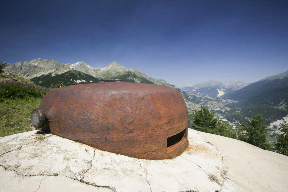 Ligne Maginot - SAPEY - (Ouvrage d'artillerie) - Le bloc 3
Observatoire d'artillerie - ZEIG Marc