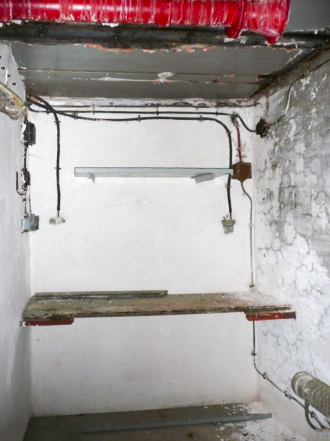 Ligne Maginot - SAPEY - (Ouvrage d'artillerie) - Bloc 3
Local radio du bloc ? - ARMAND Patrick