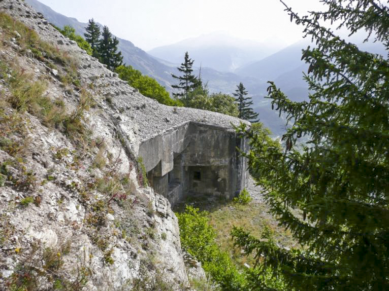 Ligne Maginot - SAPEY - (Ouvrage d'artillerie) - Bloc 4
Vue d'ensemble - ARMAND Patrick