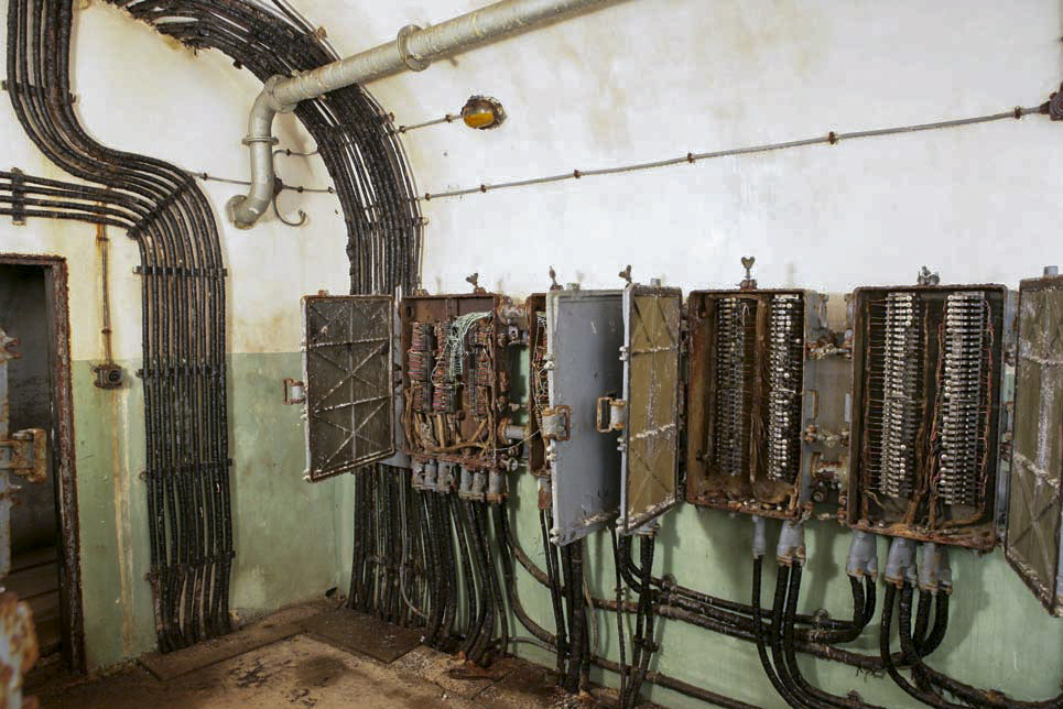 Ligne Maginot - SAPEY - (Ouvrage d'artillerie) - Le central téléphonique de l'ouvrage -  ZEIG Marc
