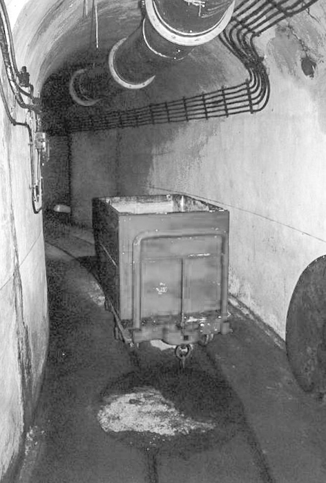 Ligne Maginot - SAPEY - (Ouvrage d'artillerie) - Un wagon 'incendie' dans les galeries - LOVINY Alain