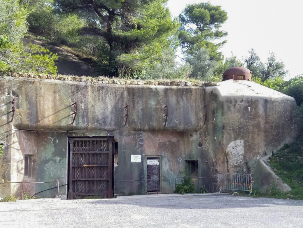 Ligne Maginot - ROQUEBRUNE - CORNILLAT - (Ouvrage d'artillerie) - Bloc 1 - Elian Henzel