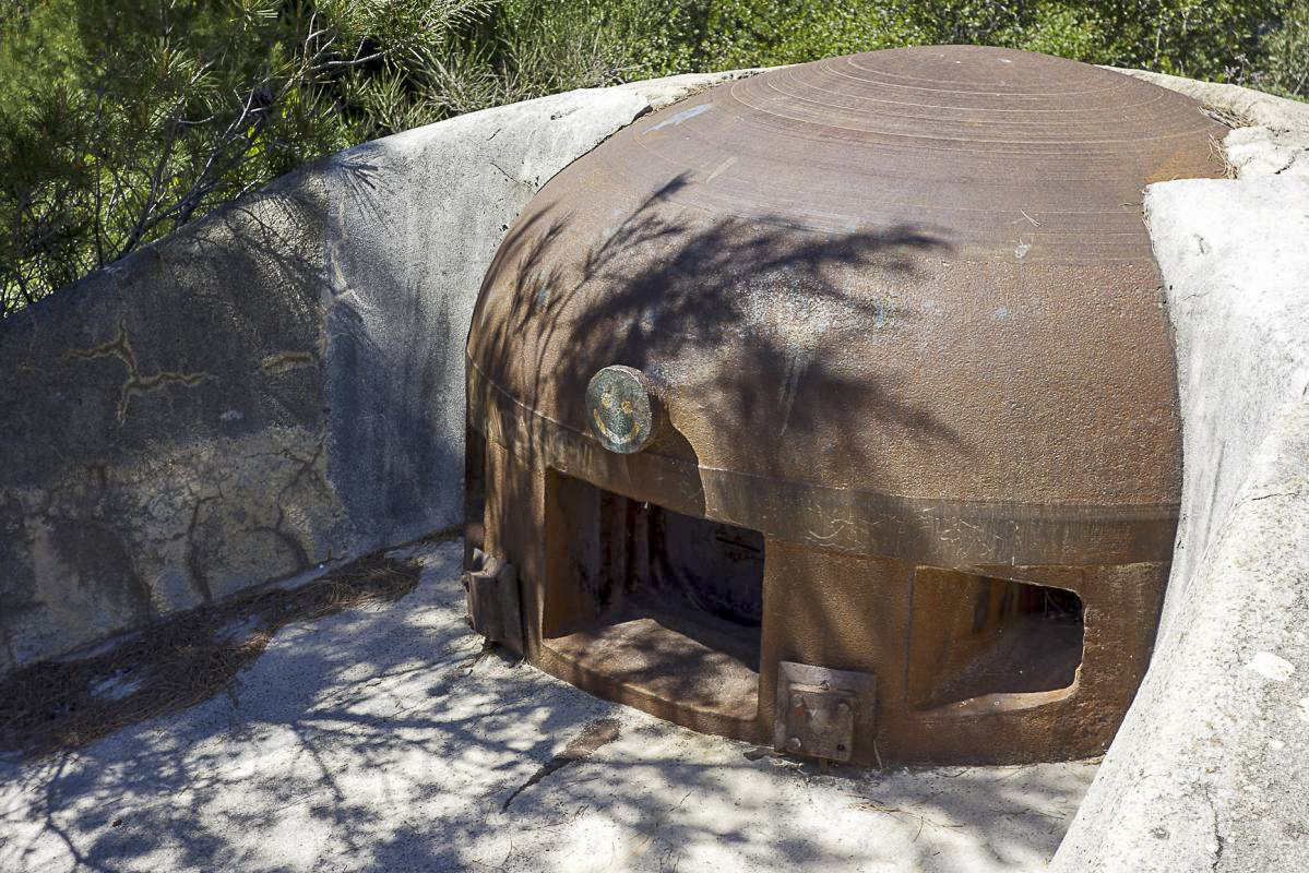 Ligne Maginot - ROQUEBRUNE - CORNILLAT - (Ouvrage d'artillerie) - Cloche jumelage mitrailleuse du bloc 2. - M Teiten