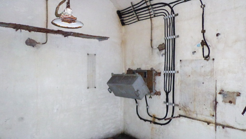 Ligne Maginot - ROQUEBRUNE - CORNILLAT - (Ouvrage d'artillerie) - Le central tir au PC Artillerie - ICARDO Laurent