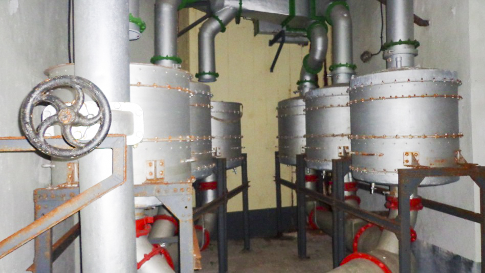 Ligne Maginot - ROQUEBRUNE - CORNILLAT - (Ouvrage d'artillerie) - La ventilation de l'un des blocs avec les filtres pour les gaz - ICARDO Laurent 