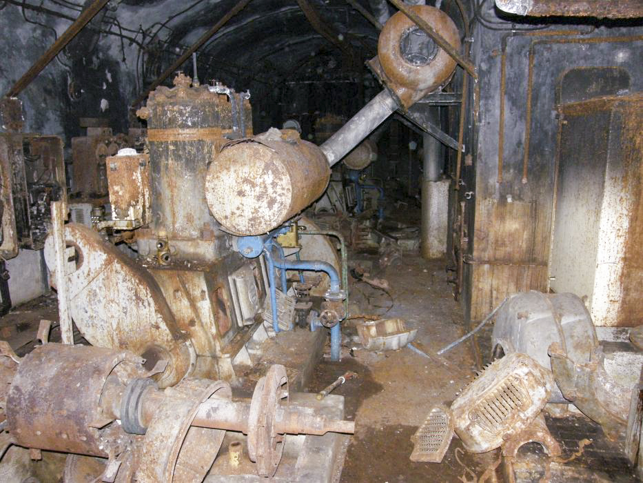 Ligne Maginot - ROQUEBRUNE - CORNILLAT - (Ouvrage d'artillerie) - L'usine électrique - LOVINY Alain