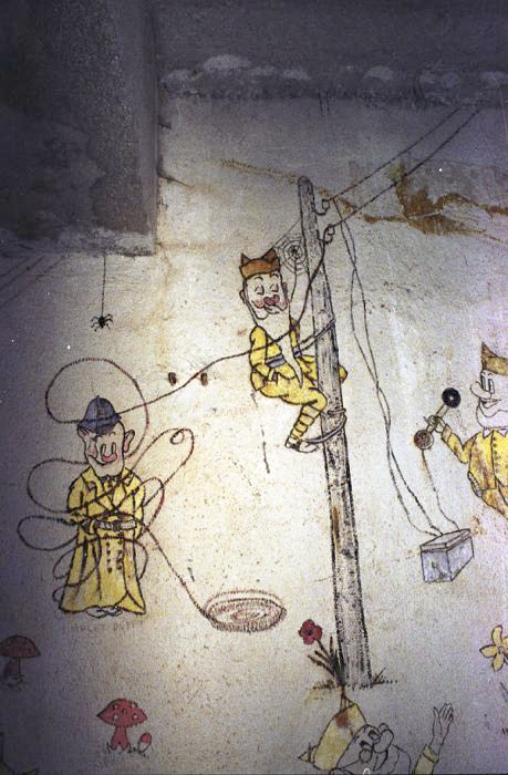 Ligne Maginot - ROQUEBRUNE - CORNILLAT - (Ouvrage d'artillerie) - Peinture murale dans le central téléphonique - LOVINY Alain