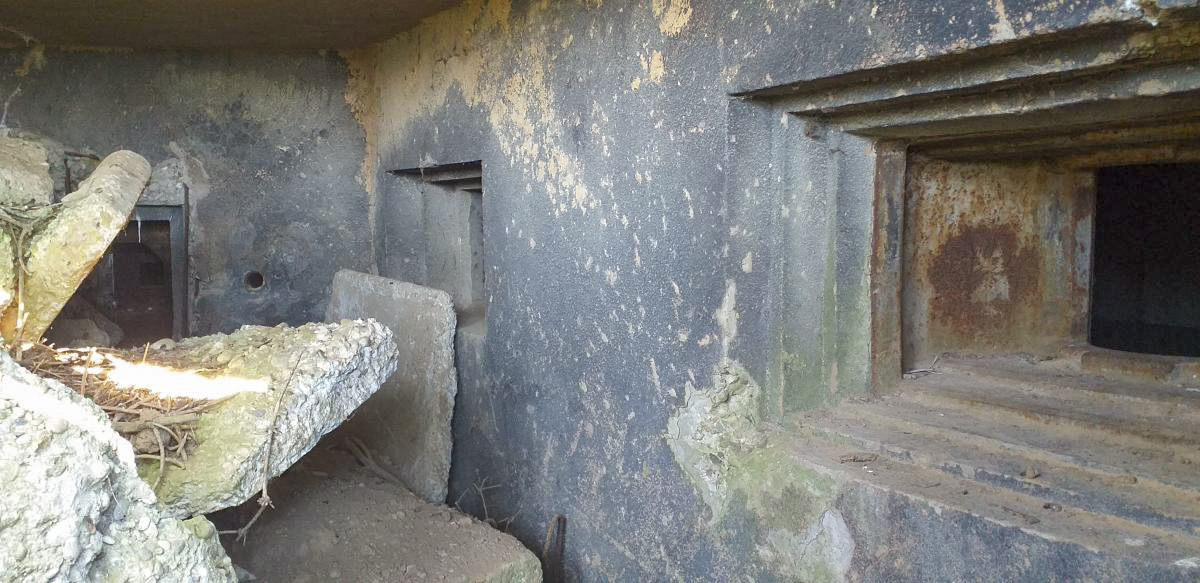 Ligne Maginot - OBERROEDERN NORD - (Casemate d'infanterie - Double) - Créneaux chambre de tir nord-ouest - Gregory Fuchs