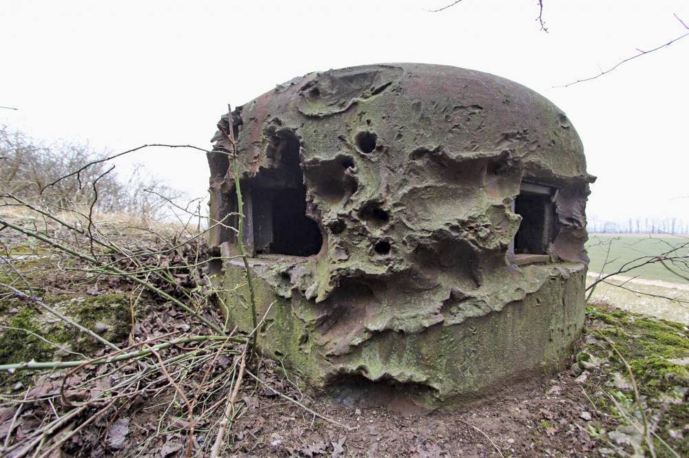 Ligne Maginot - OBERROEDERN NORD - (Casemate d'infanterie - Double) - La cloche GFM Nord Ouest labourée par les tirs de PAK allemand - GRAMI