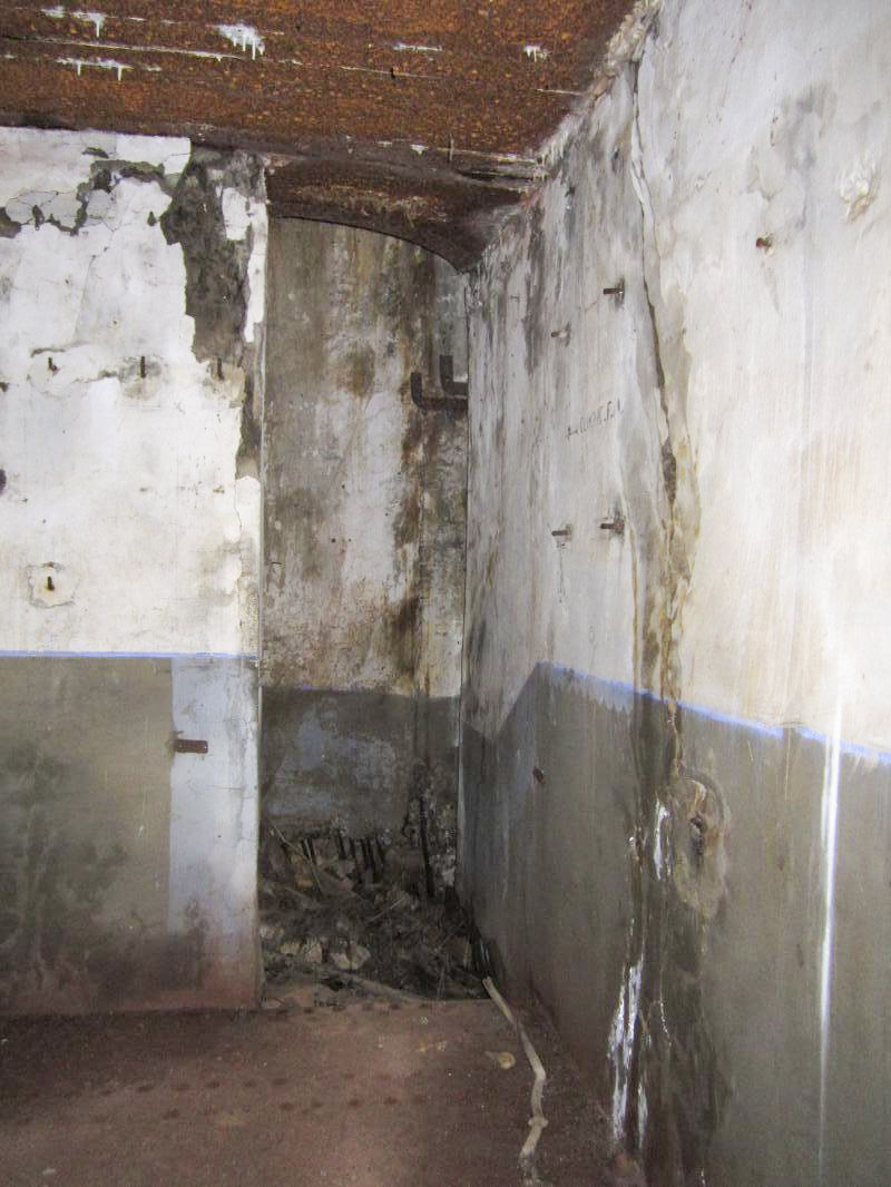 Ligne Maginot - OBERROEDERN NORD - (Casemate d'infanterie - Double) - Puits de la cloche GFM nord-ouest - Gregory Fuchs